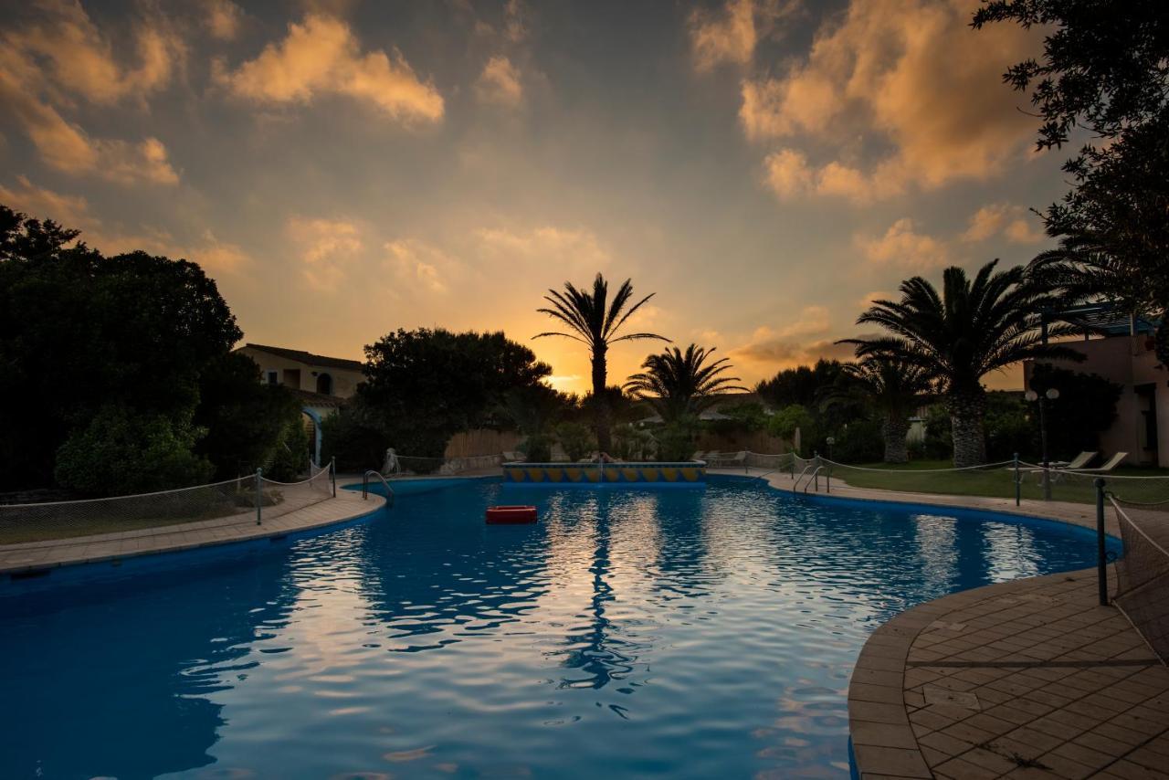 Hotel Luci Del Faro Calasetta Ngoại thất bức ảnh